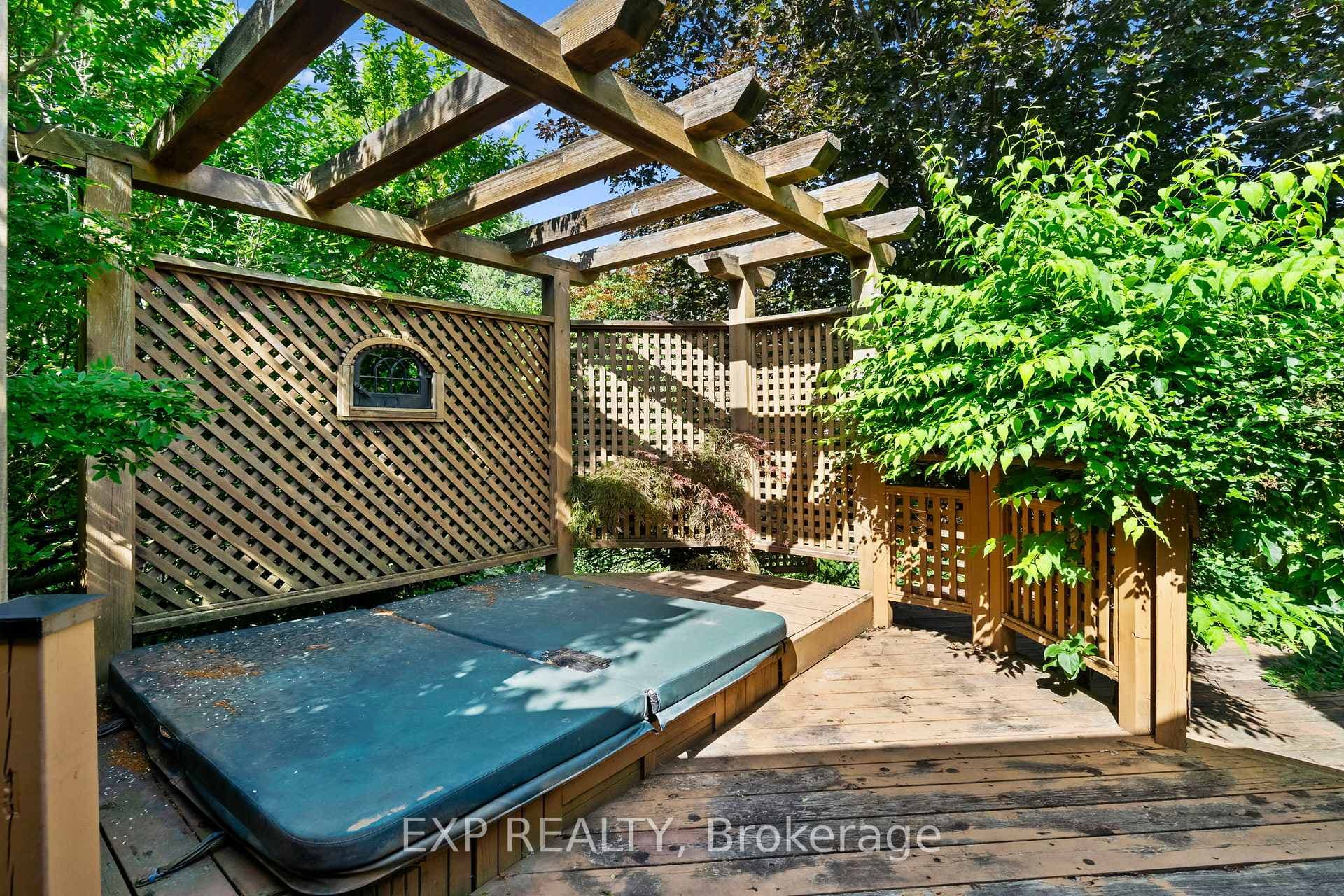 97 Mercer Crescent photo 26