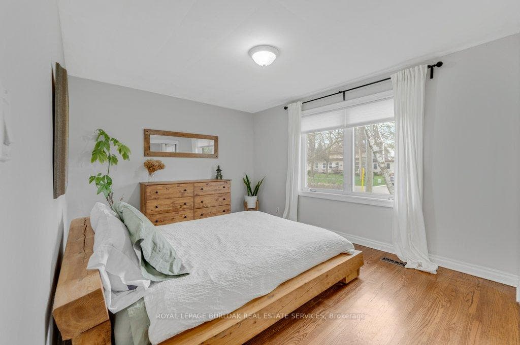 602 Stephens Crescent photo 12