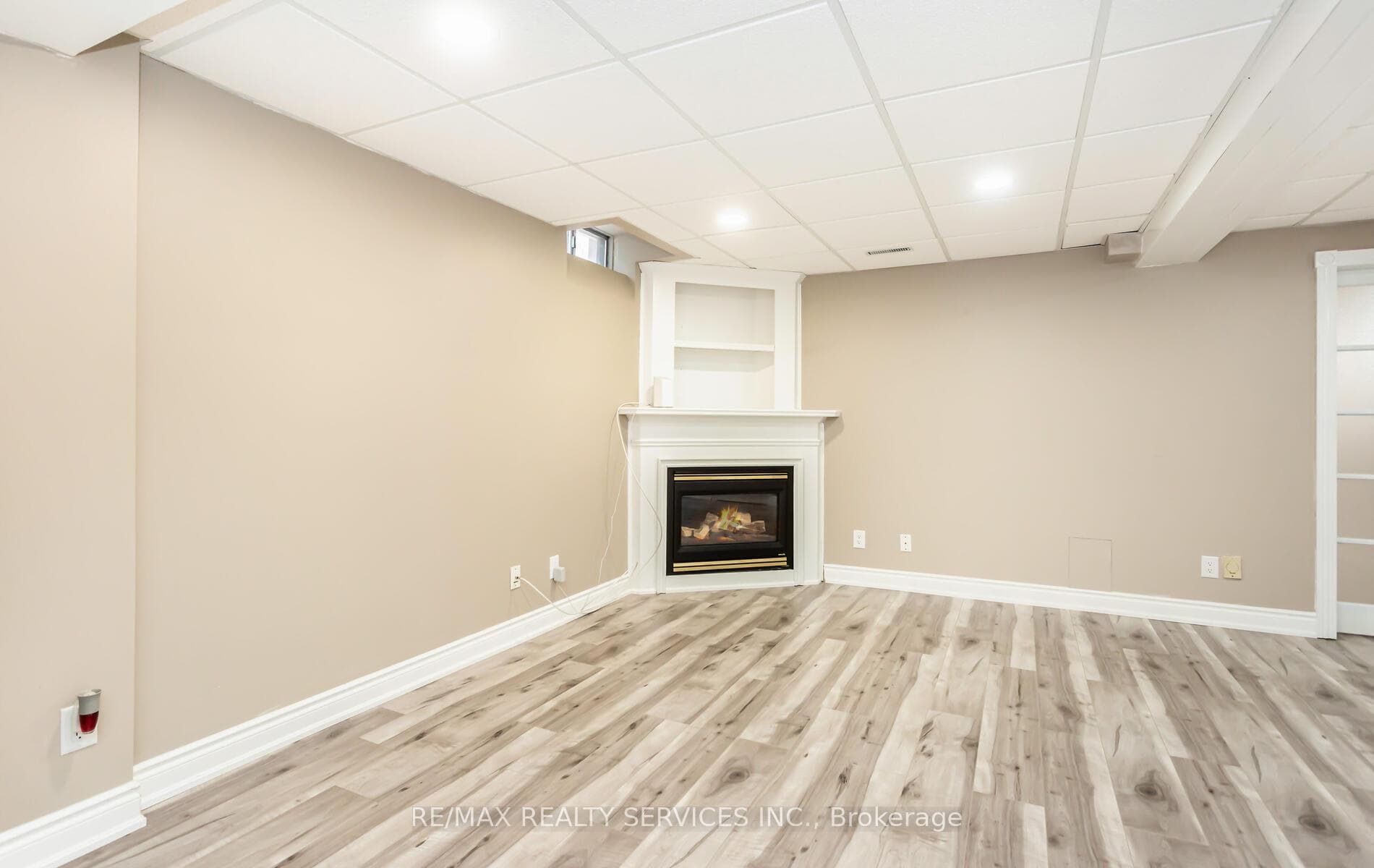 470 Burnett Avenue photo 29