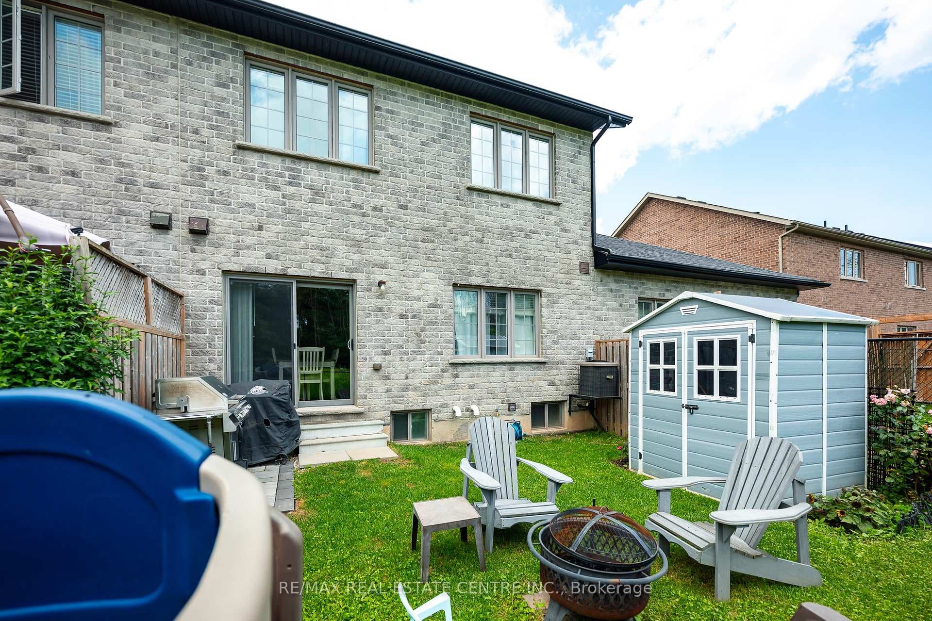 111 Samuel Drive photo 32