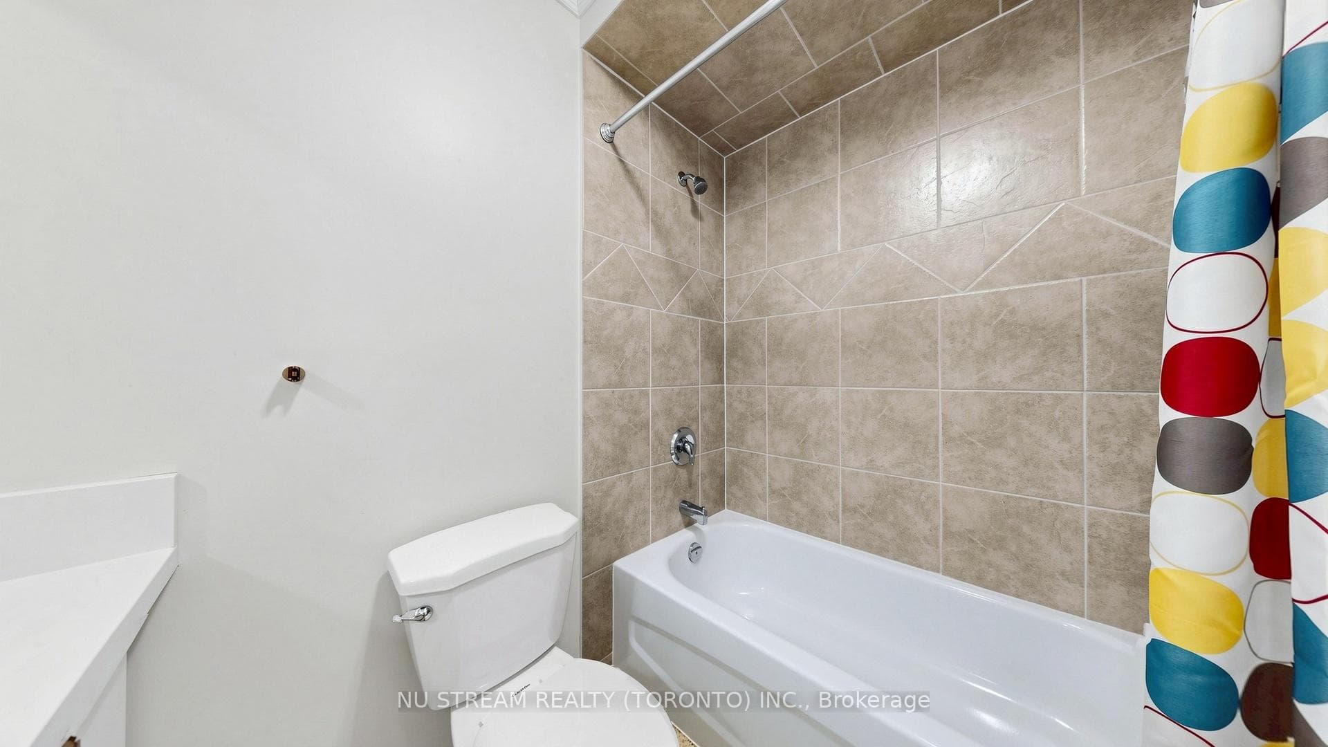 17 Newlands Avenue photo 28