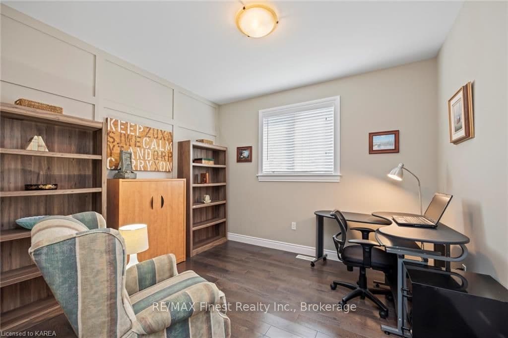 8 BURLEIGH Court photo 18