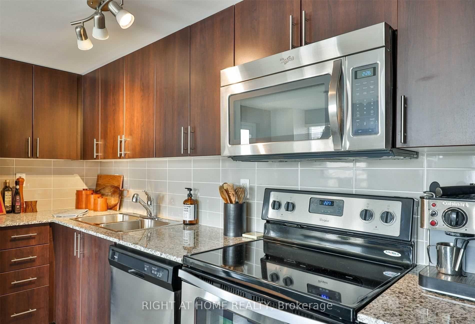 1410 Dupont Street Unit 506 photo 13
