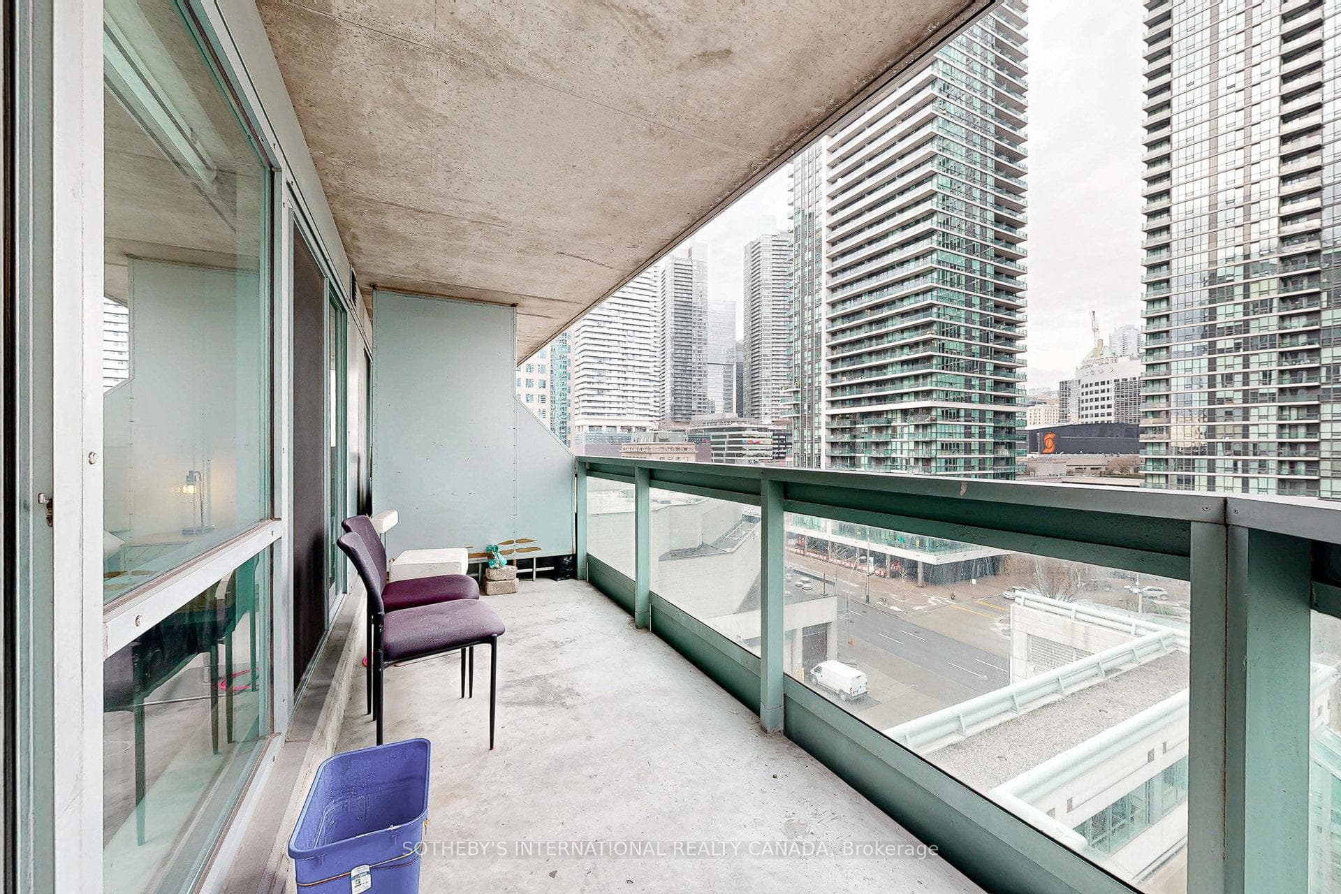 10 Queens Quay Unit 712 photo 29