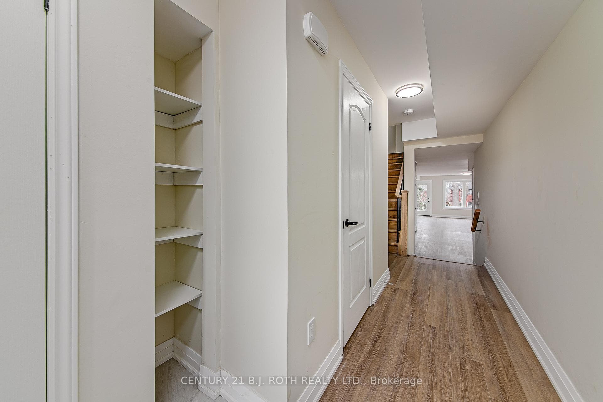 98 Peel Street Unit 5 photo 3