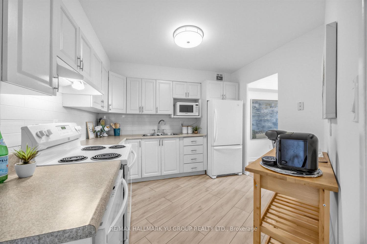 15 Vicora Linkway N/A Unit 401 photo 9