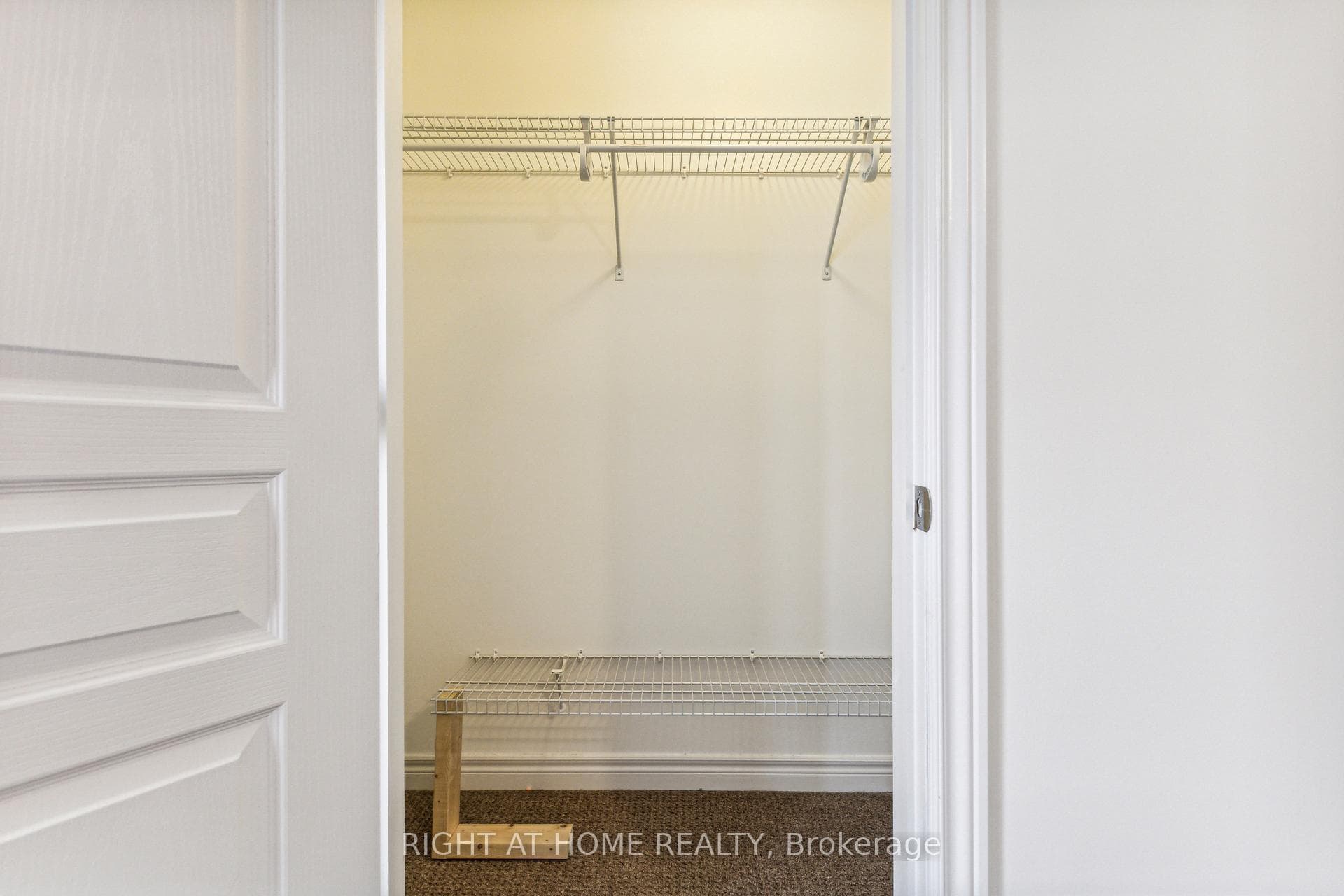 56 Robert Peel Road photo 31