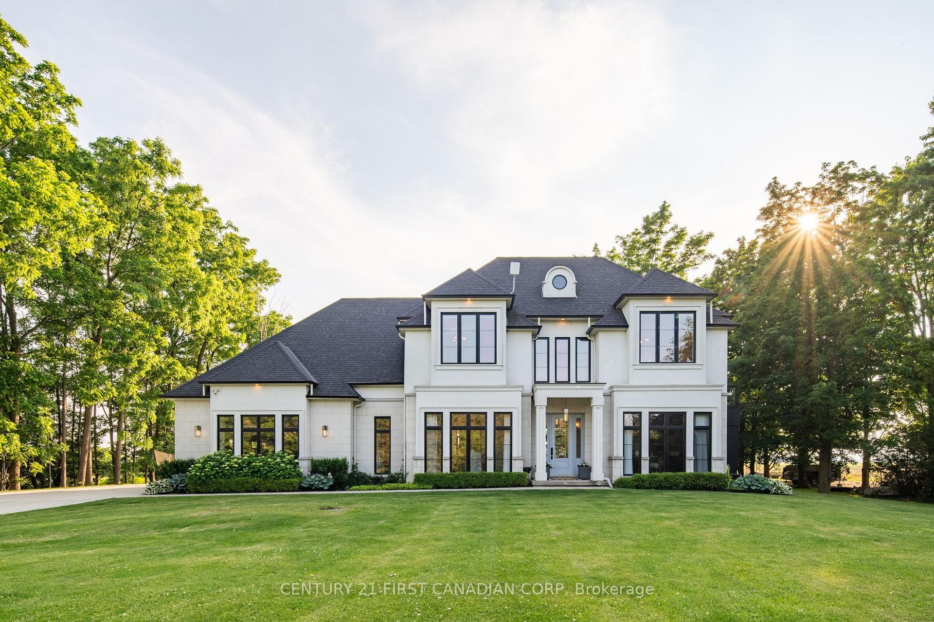 22111 Valleyview Road photo 1