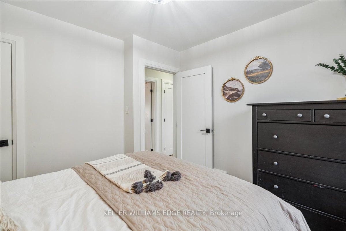 4 Fernwood Crescent photo 20
