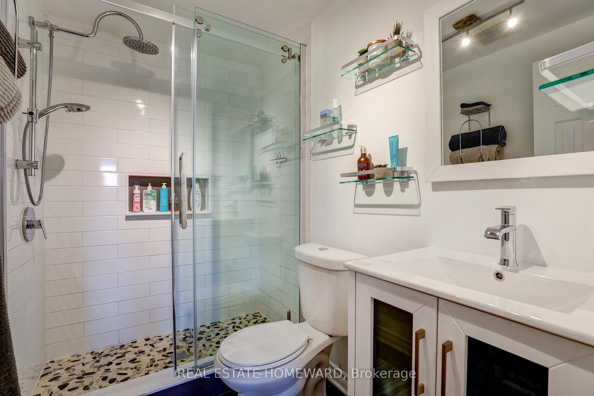 46 Woodward Drive photo 18