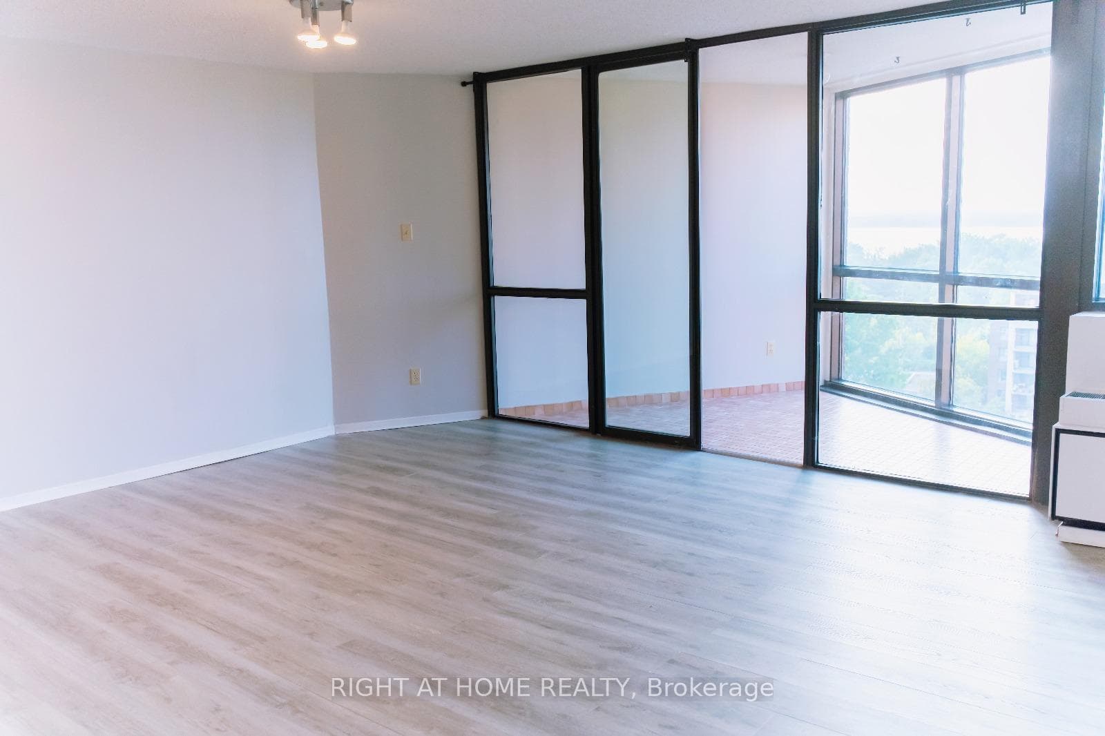 2871 Richmond Road Unit 1516 photo 16