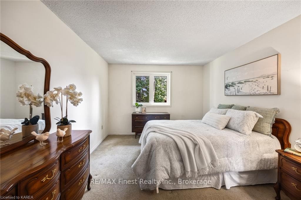 970 CRESTHILL Street photo 23
