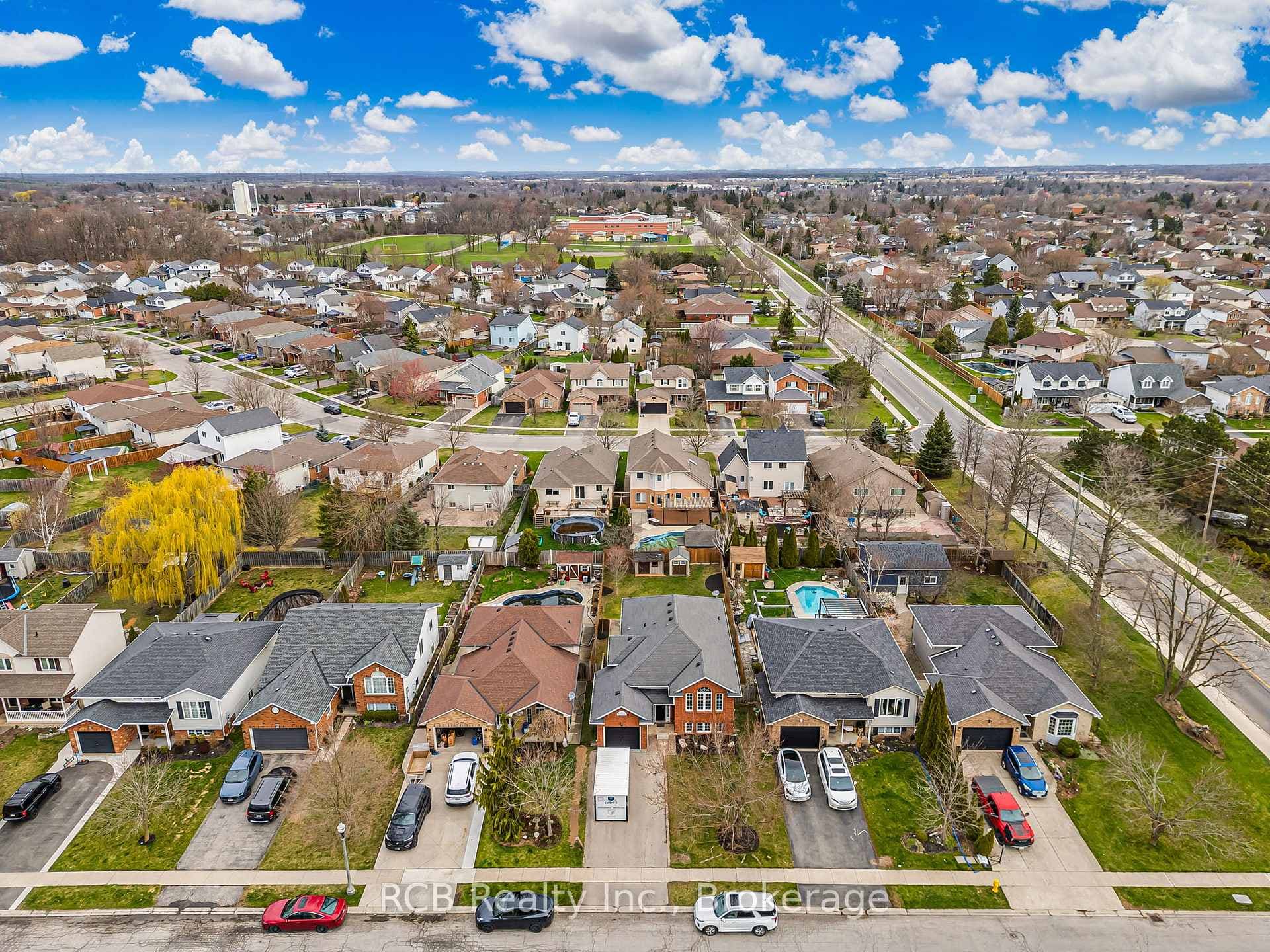 6 Fuller Drive photo 41