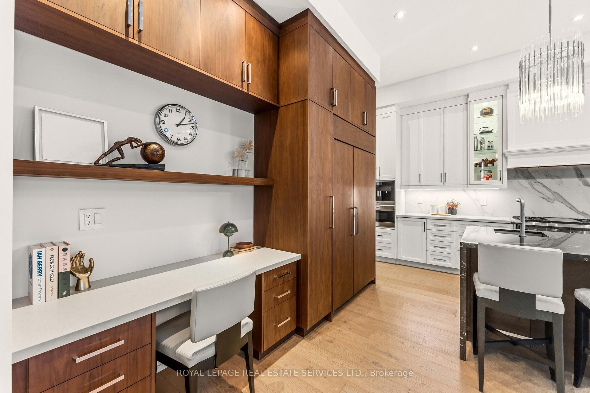 112 Mildenhall Road photo 17