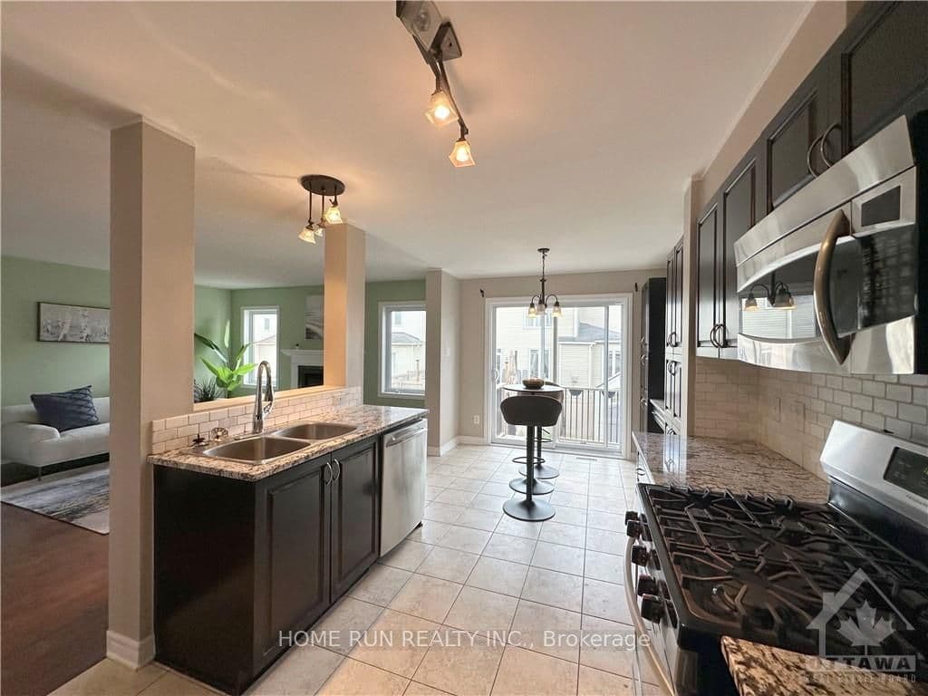 621 PAUL METIVIER Drive photo 9