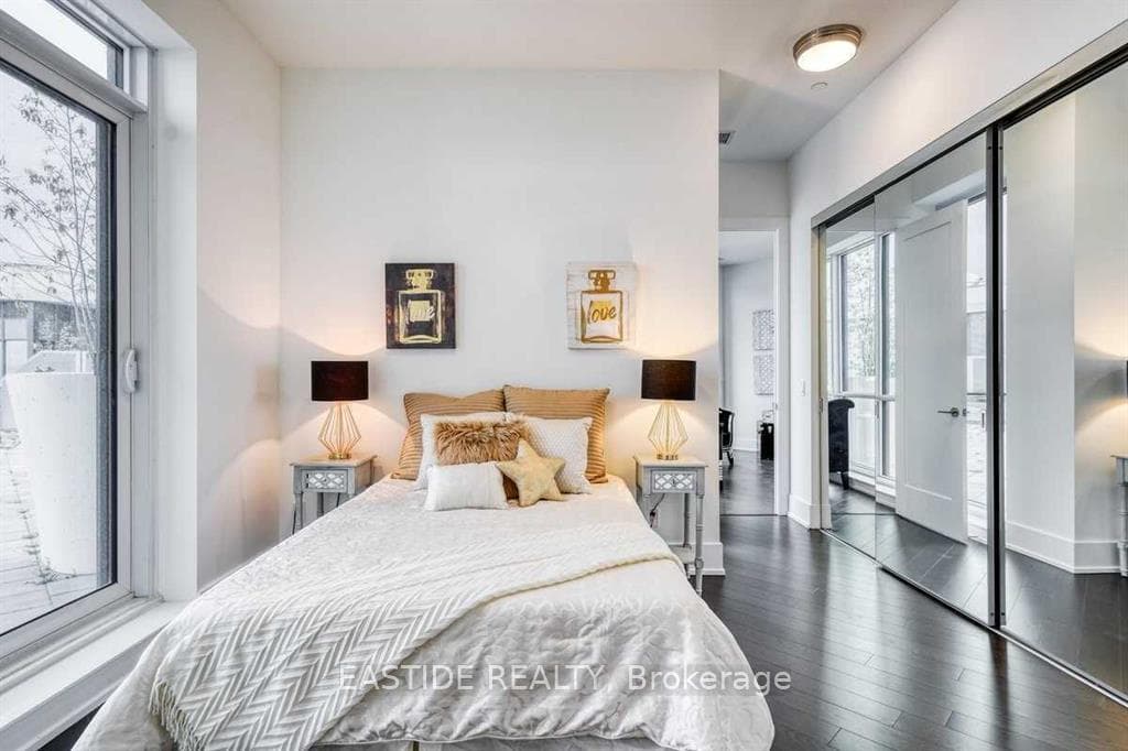 1 Edgewater Drive Unit SPH10 photo 30