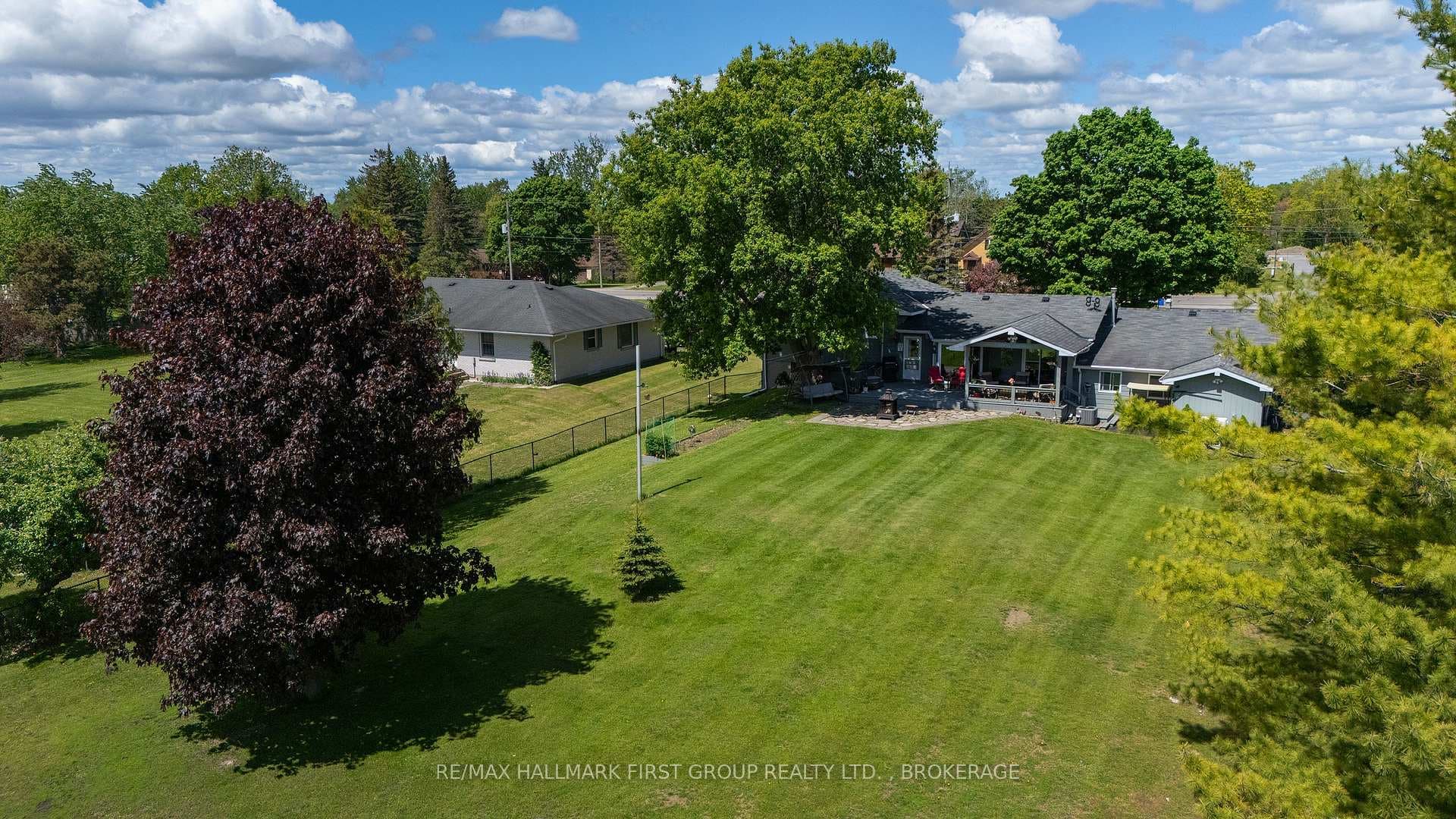 1470 Sydenham Road photo 45