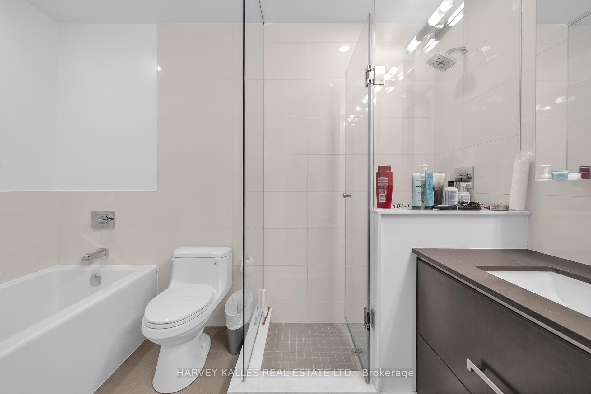 1830 Bloor Street Unit 105 photo 24