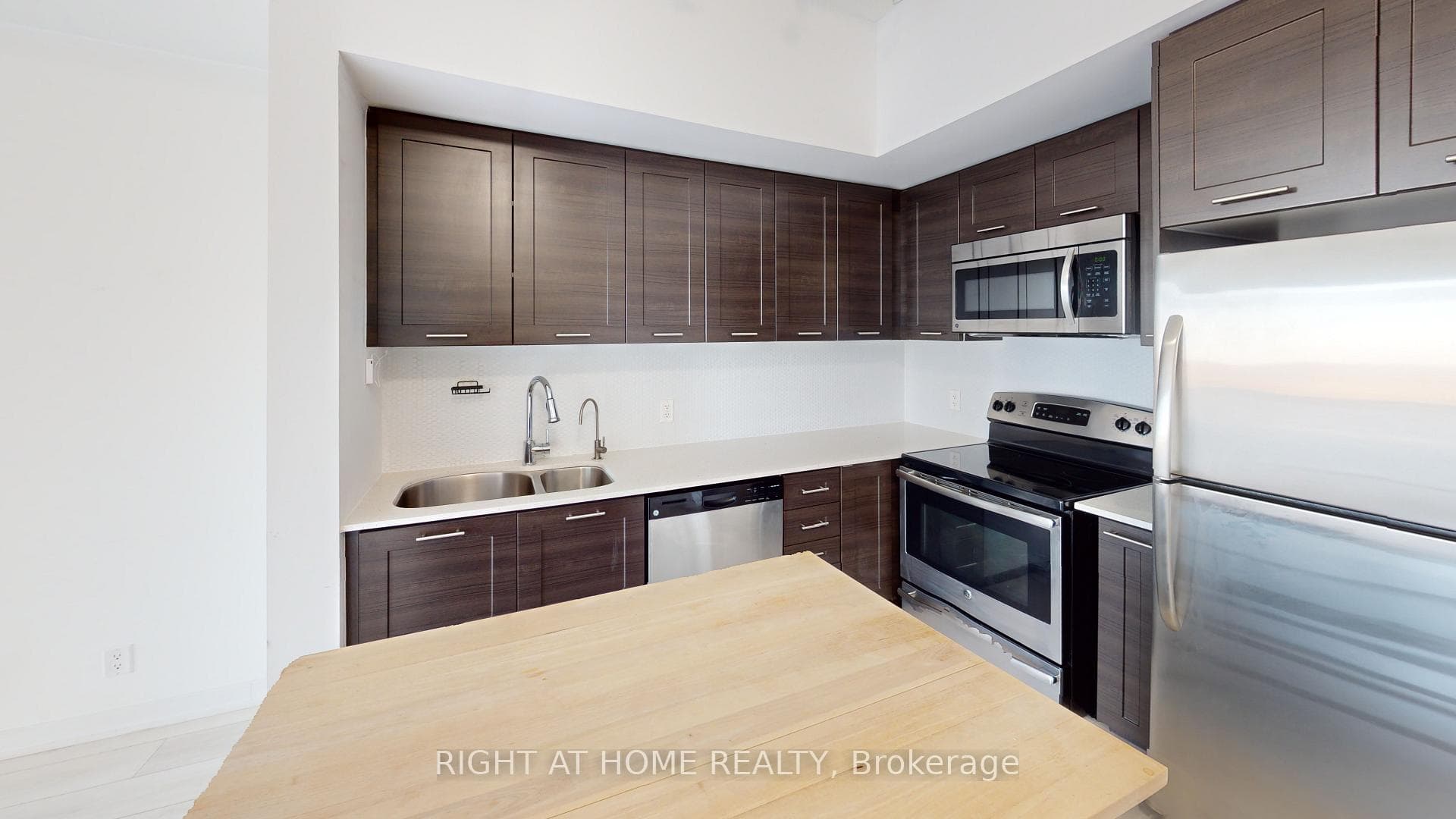 2200 Lake Shore Boulevard Unit 1505 photo 3