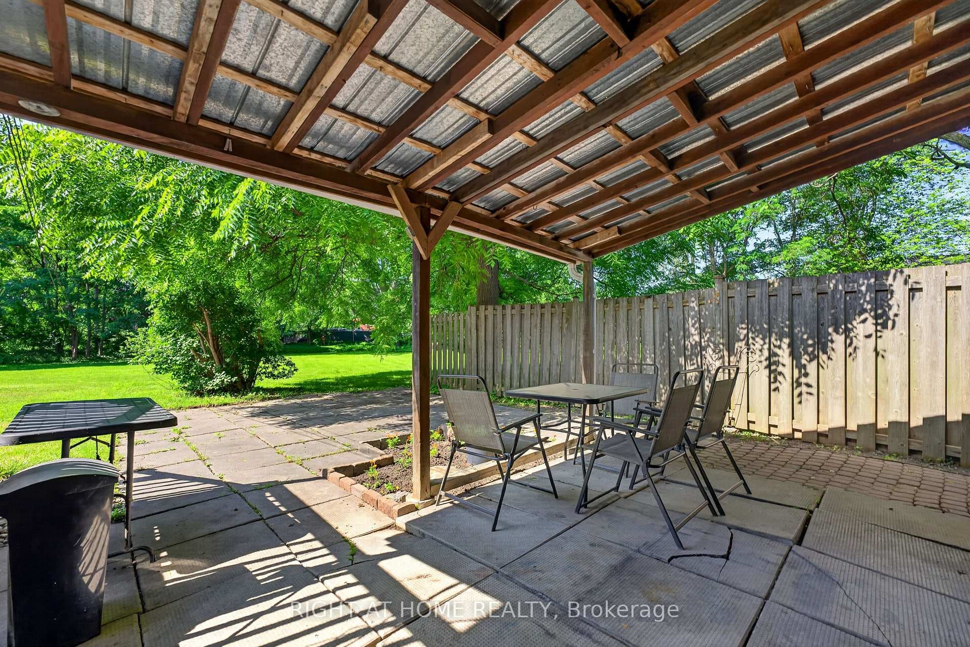 60 Westwood Drive photo 24