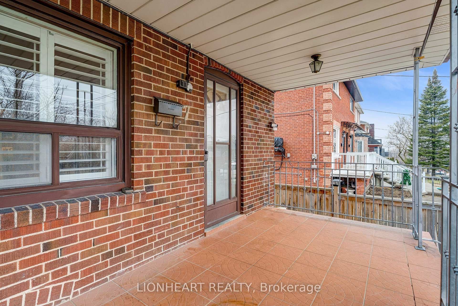 7 Trowell Avenue photo 5