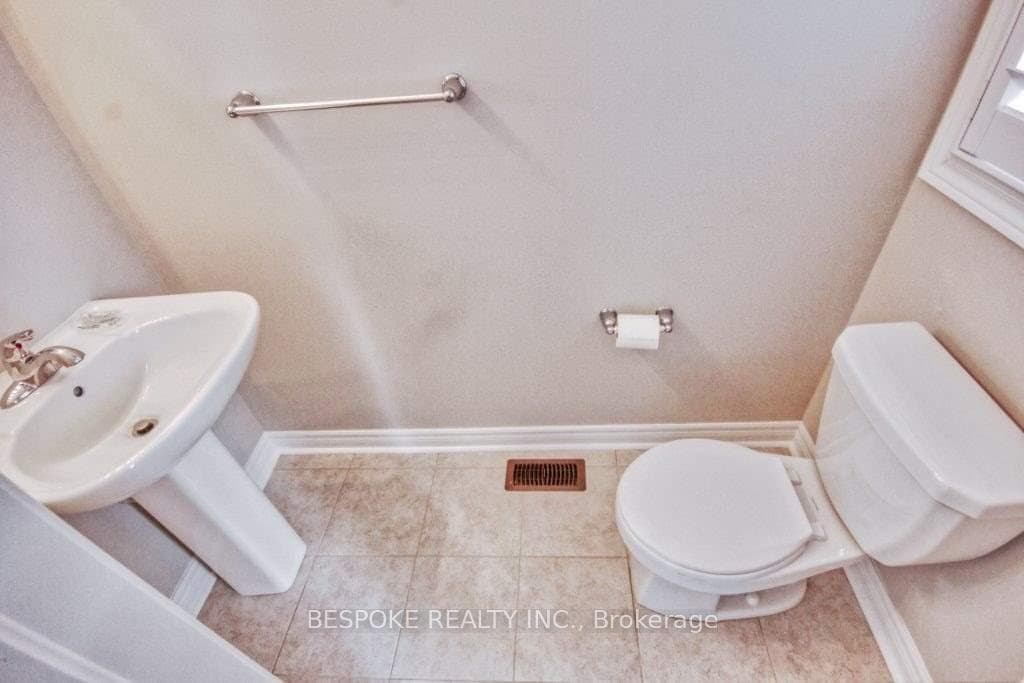 1104 Cactus Crescent photo 11