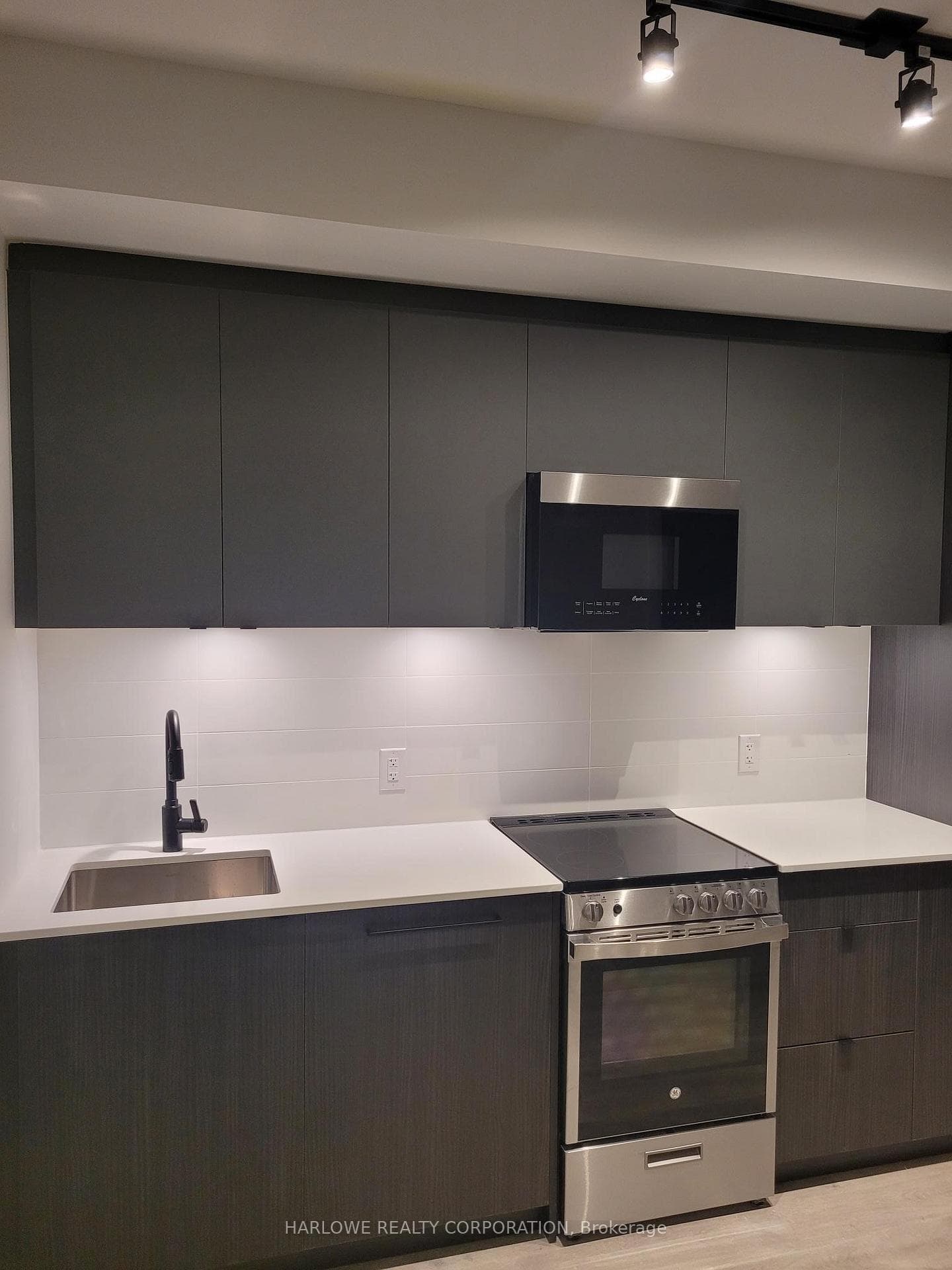 2369 Danforth Avenue Unit 310 photo 1