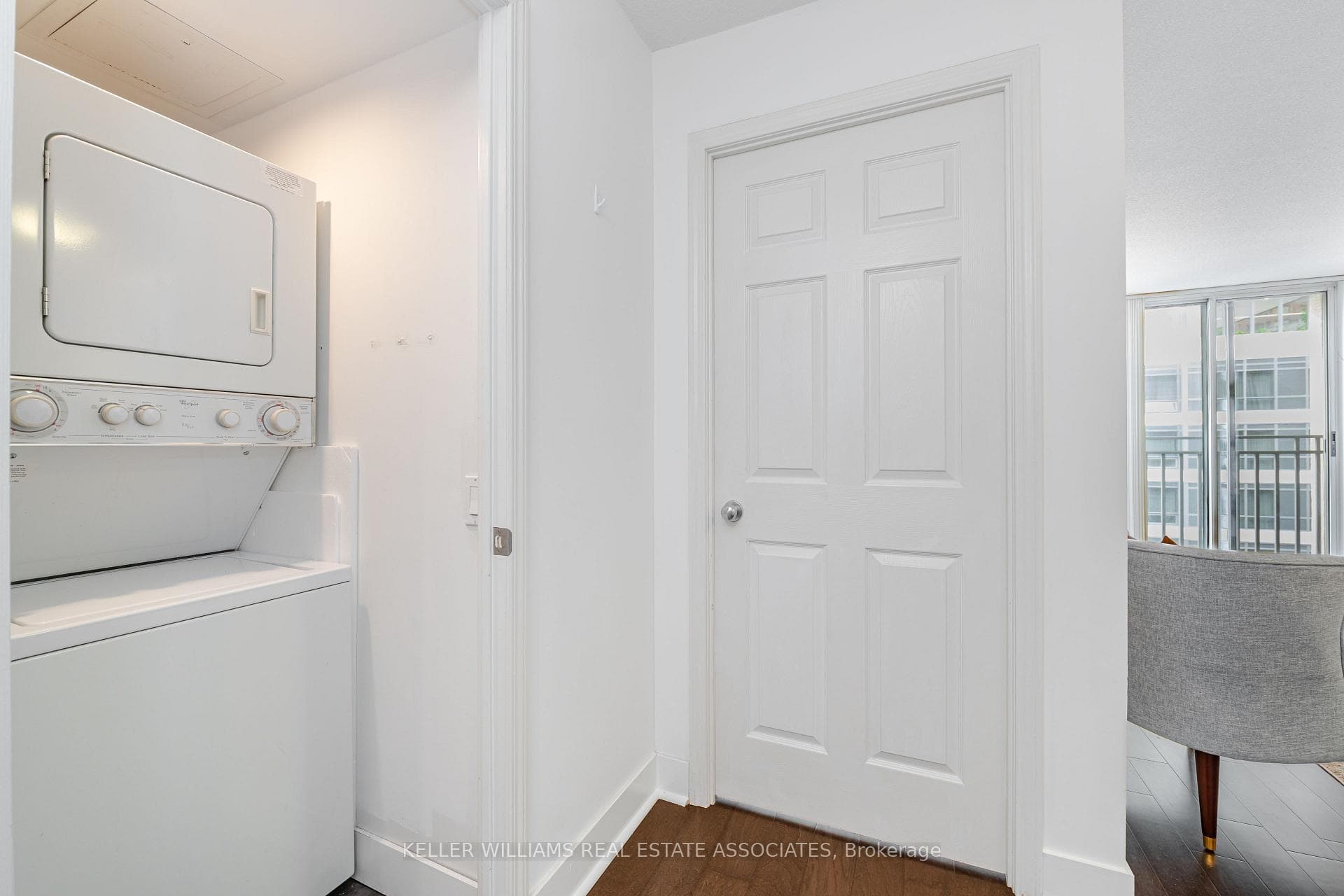 388 Bloor Street Unit 1507 photo 21