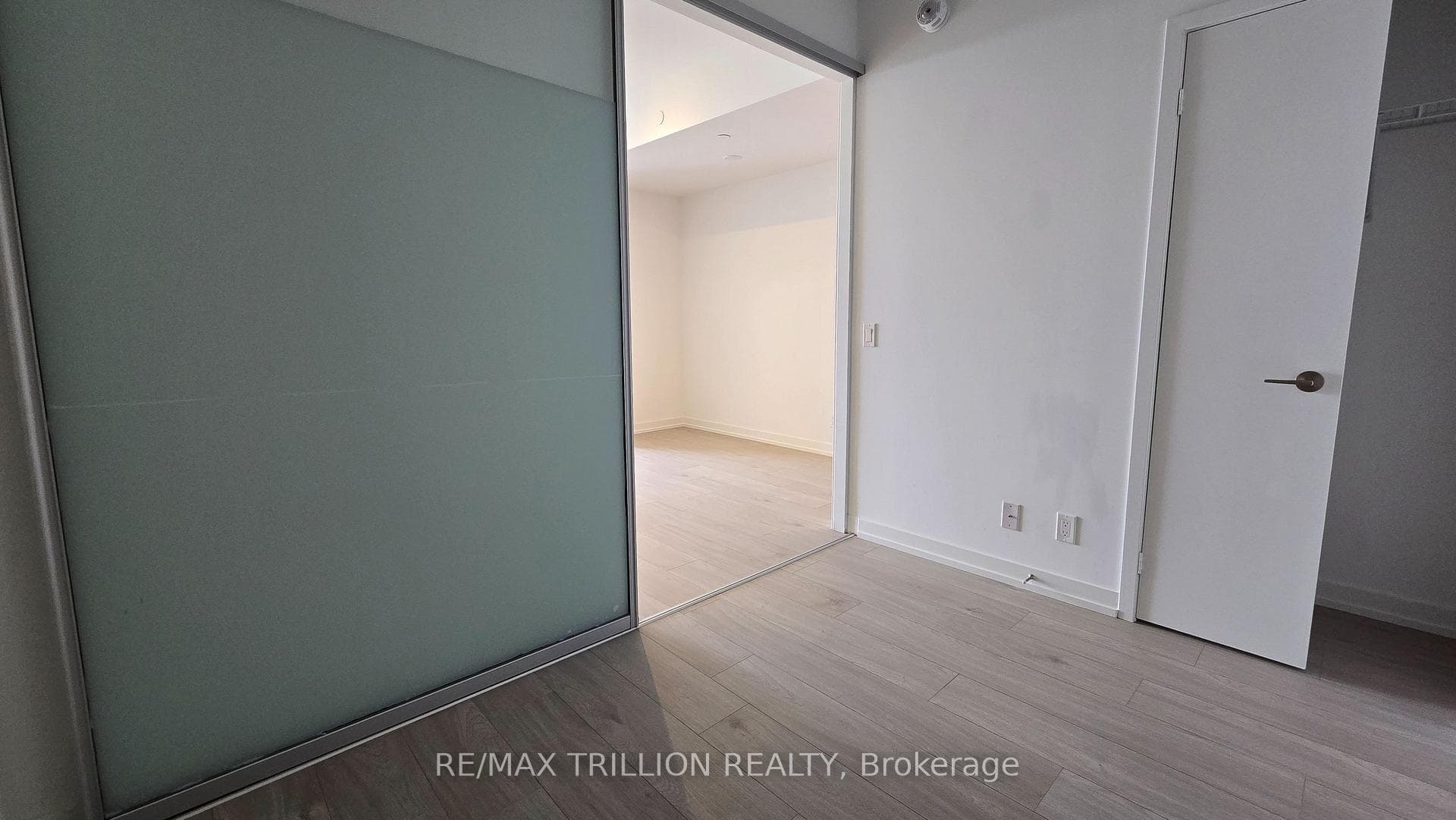 33 Helendale Avenue Unit 1301 photo 12