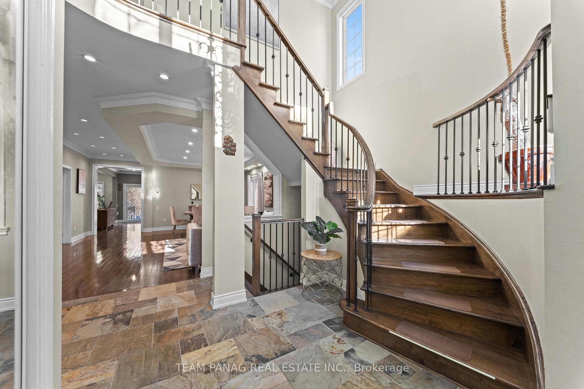 9 Sorbonne Drive photo 18