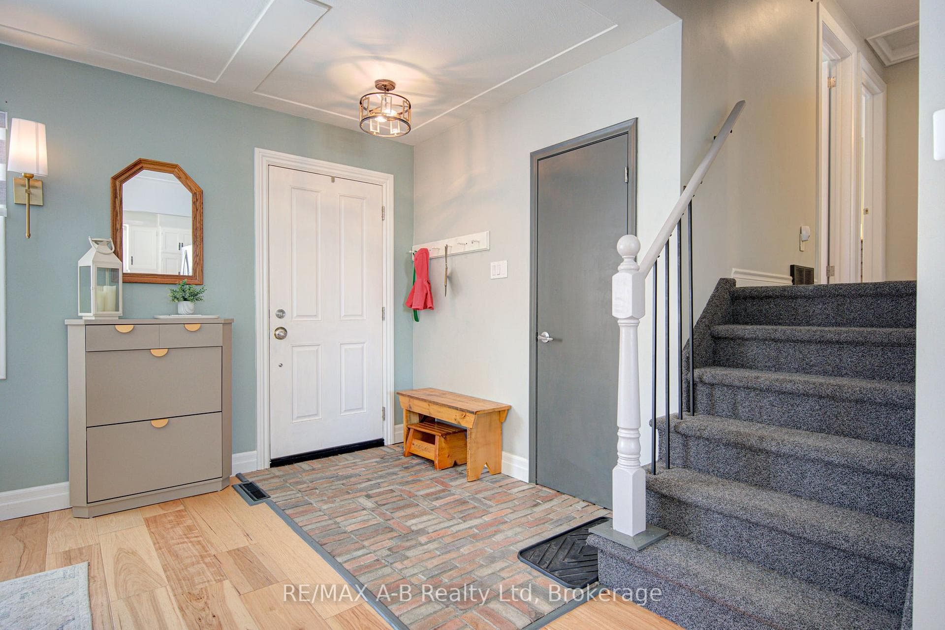 19 Linton Place photo 5