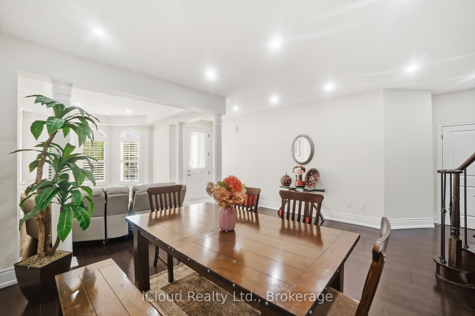 5 Leith Drive photo 8