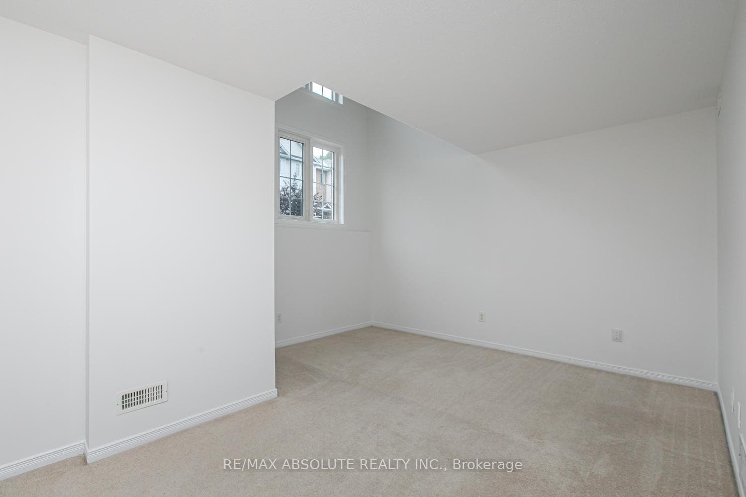 250 Gershwin Private photo 14