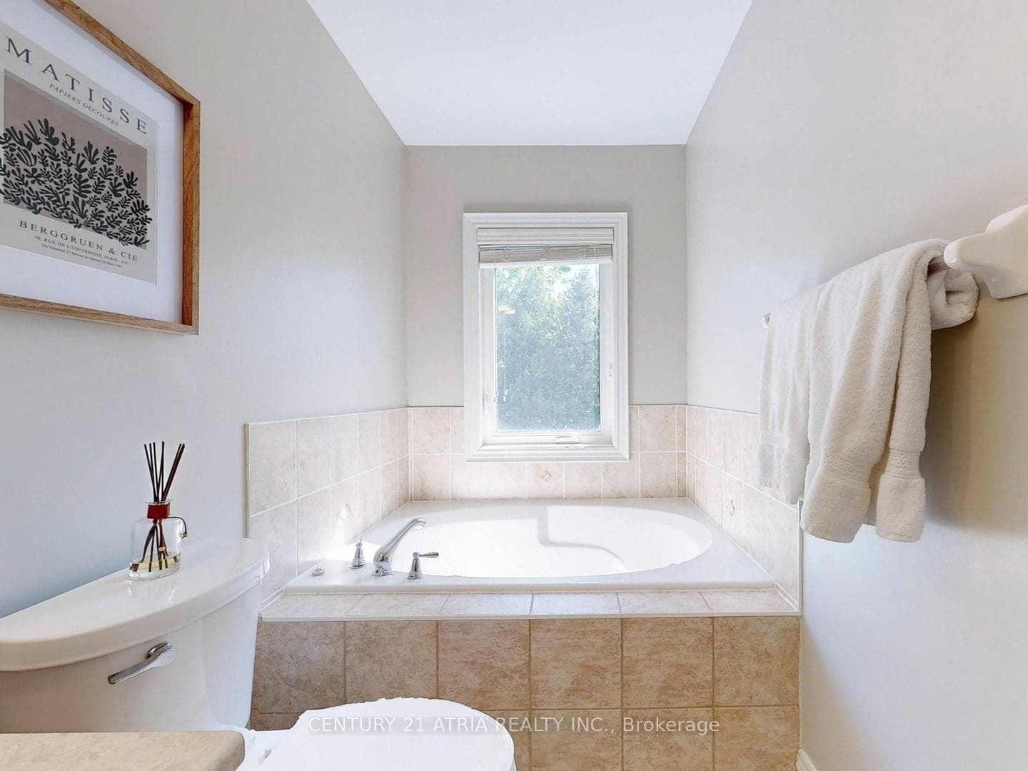 269 Bathurst Glen Drive photo 14