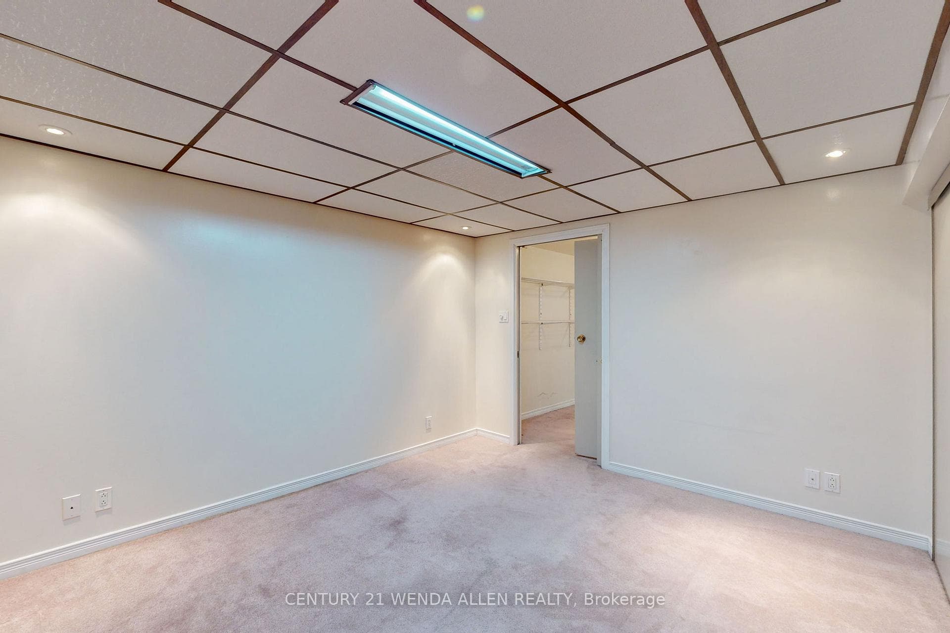 24 Lady Bower Crescent photo 16