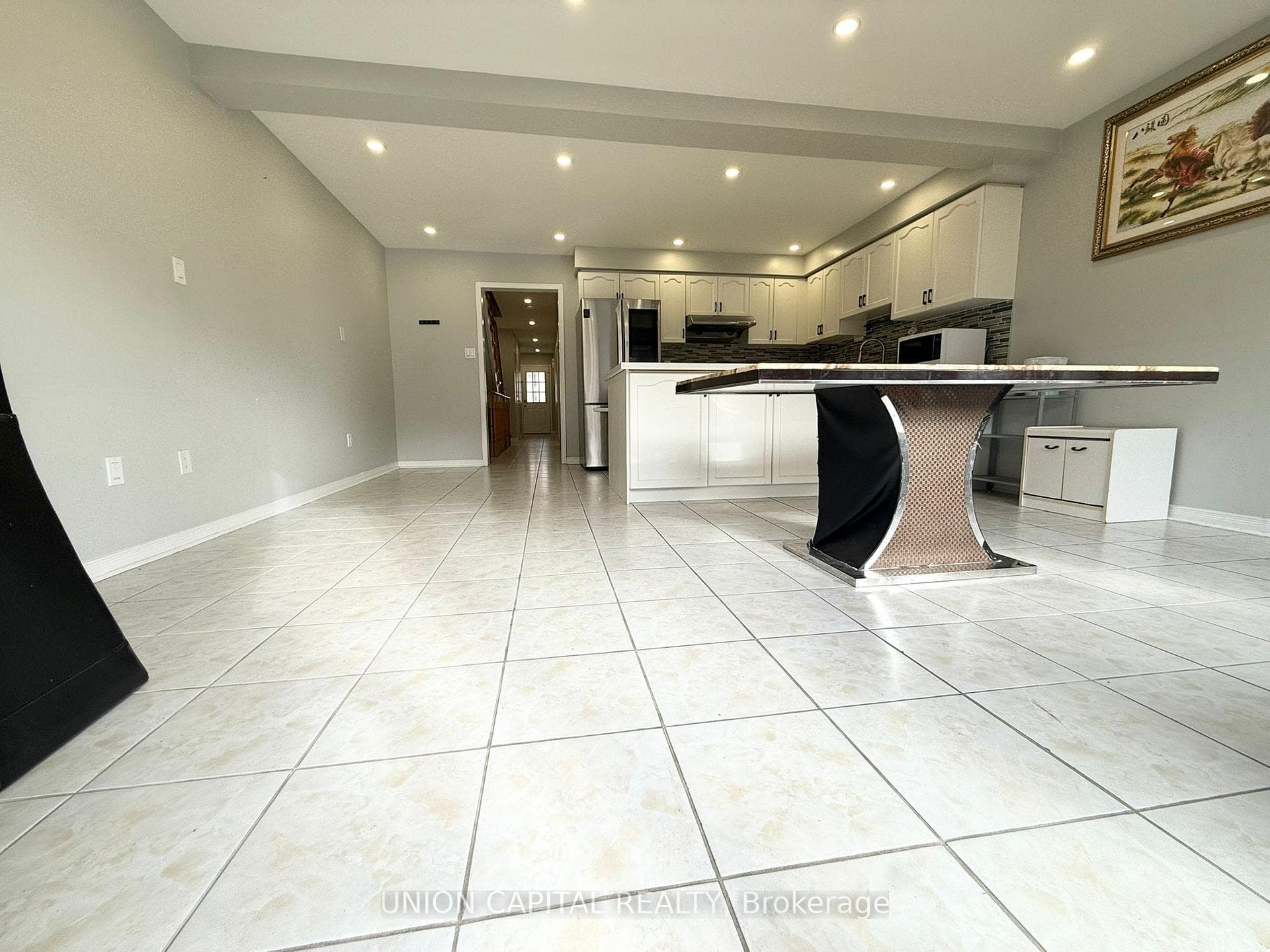 92 Guinevere Road photo 9