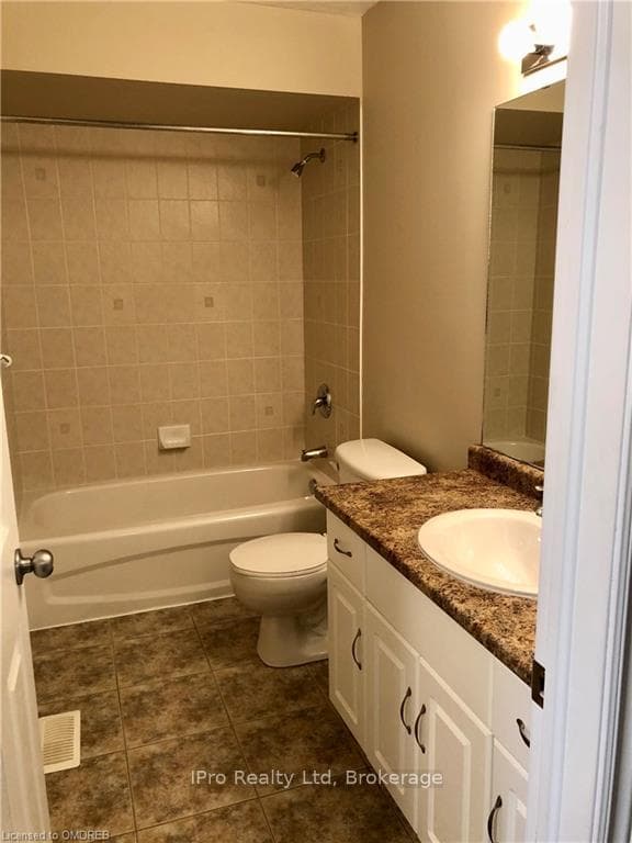 60 CLOVERLEAF Drive Unit 40 photo 16