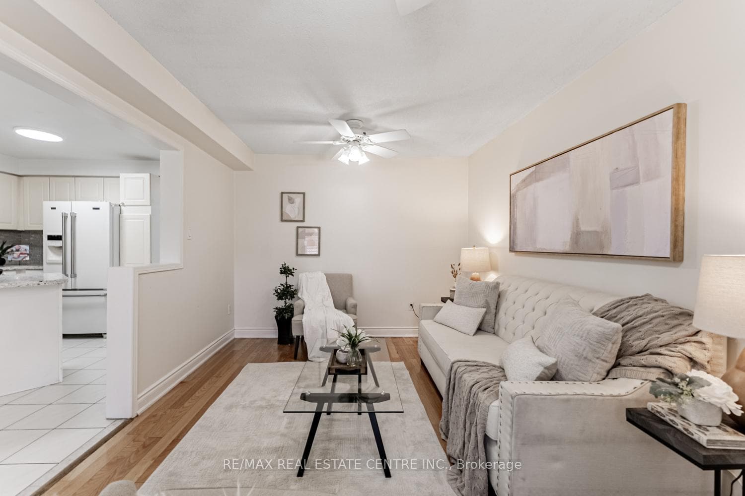 8 Mannel Crescent photo 17