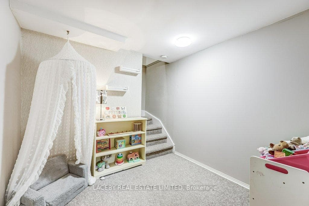 51 Adams Court photo 21