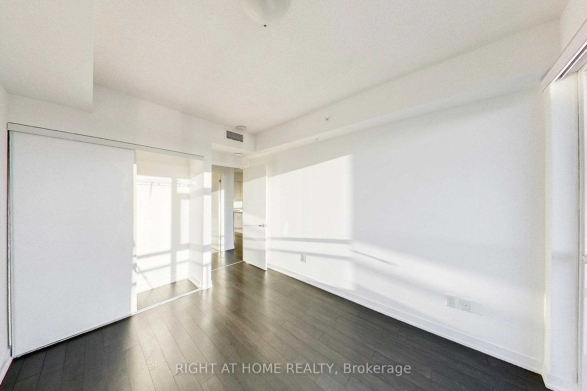 550 North Service Road Unit 1003 photo 17