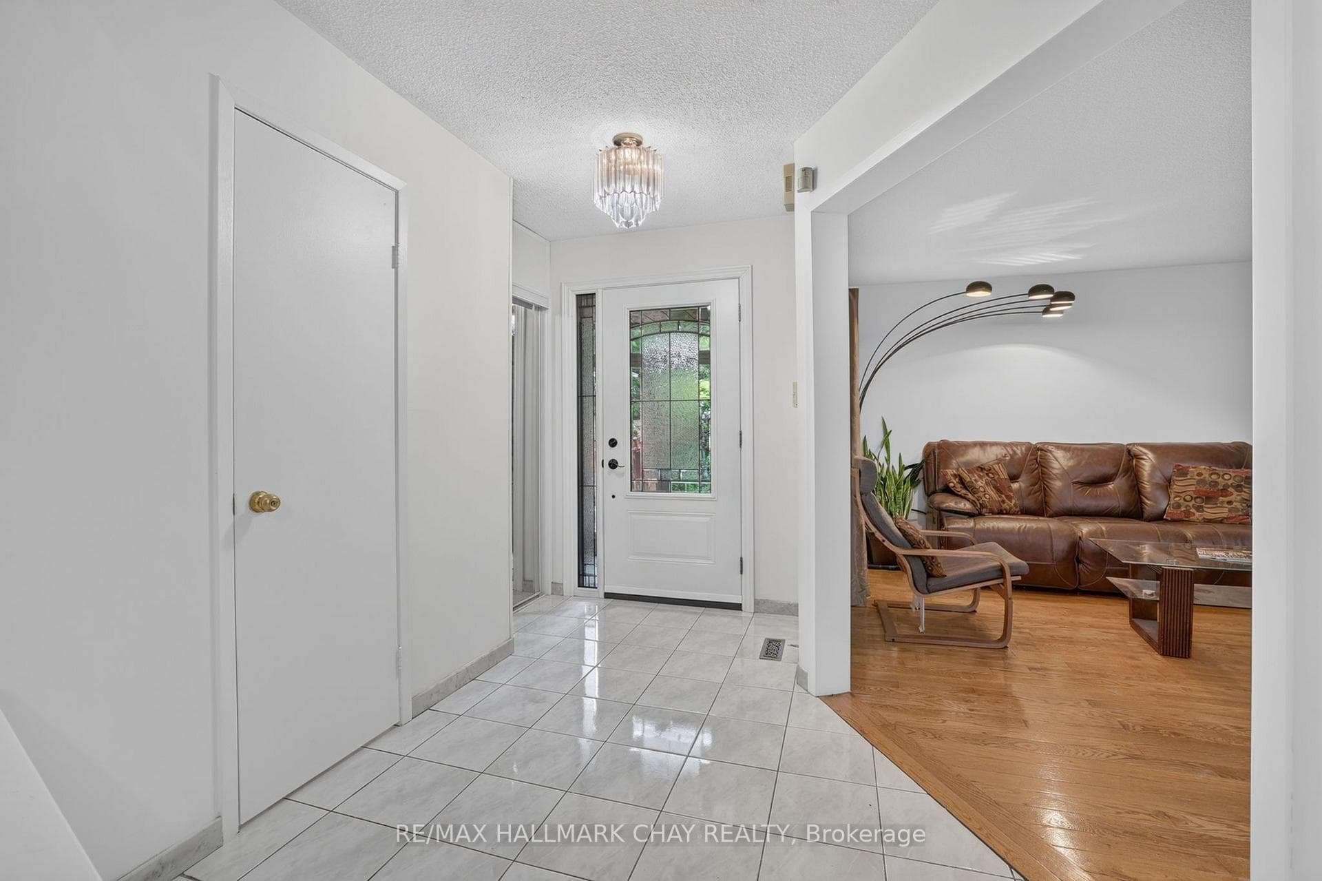 76 Donna Drive photo 6