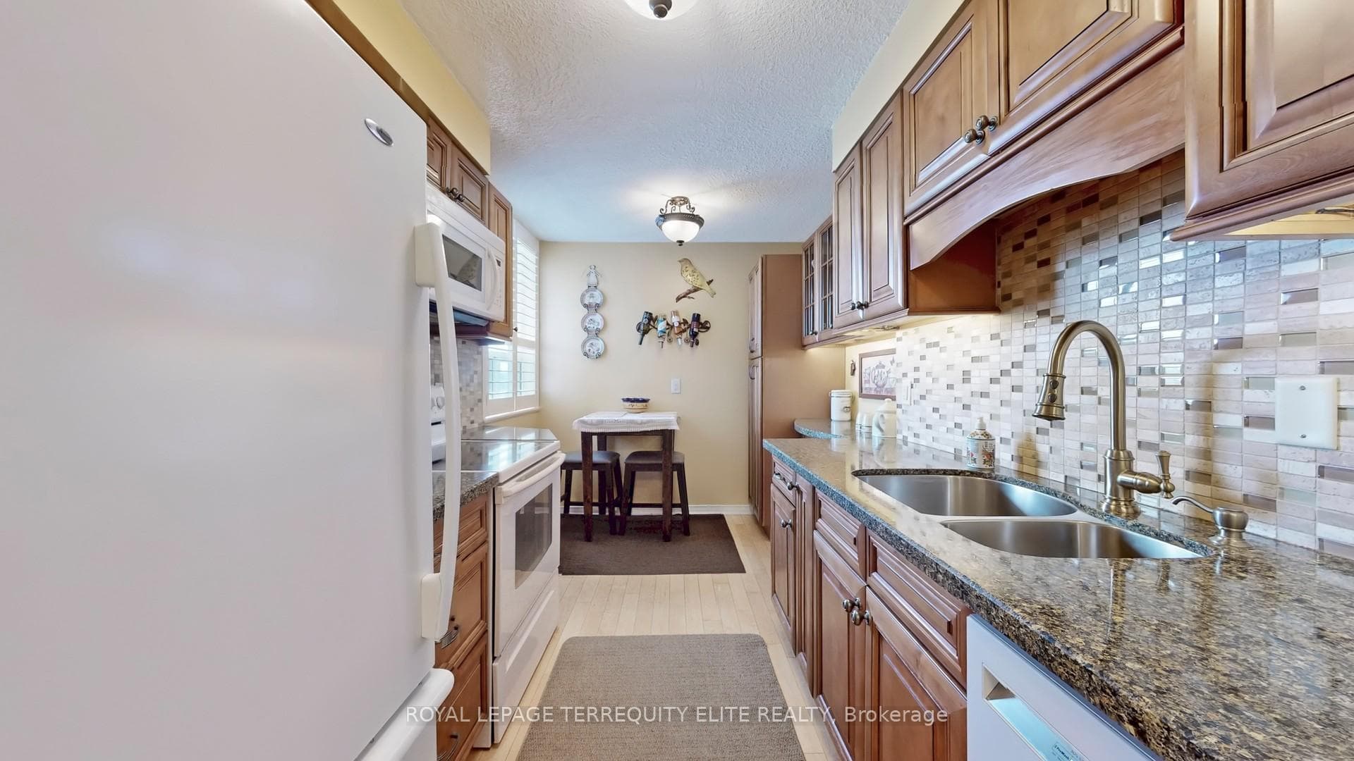 10 Muirhead Road Unit 1810 photo 13