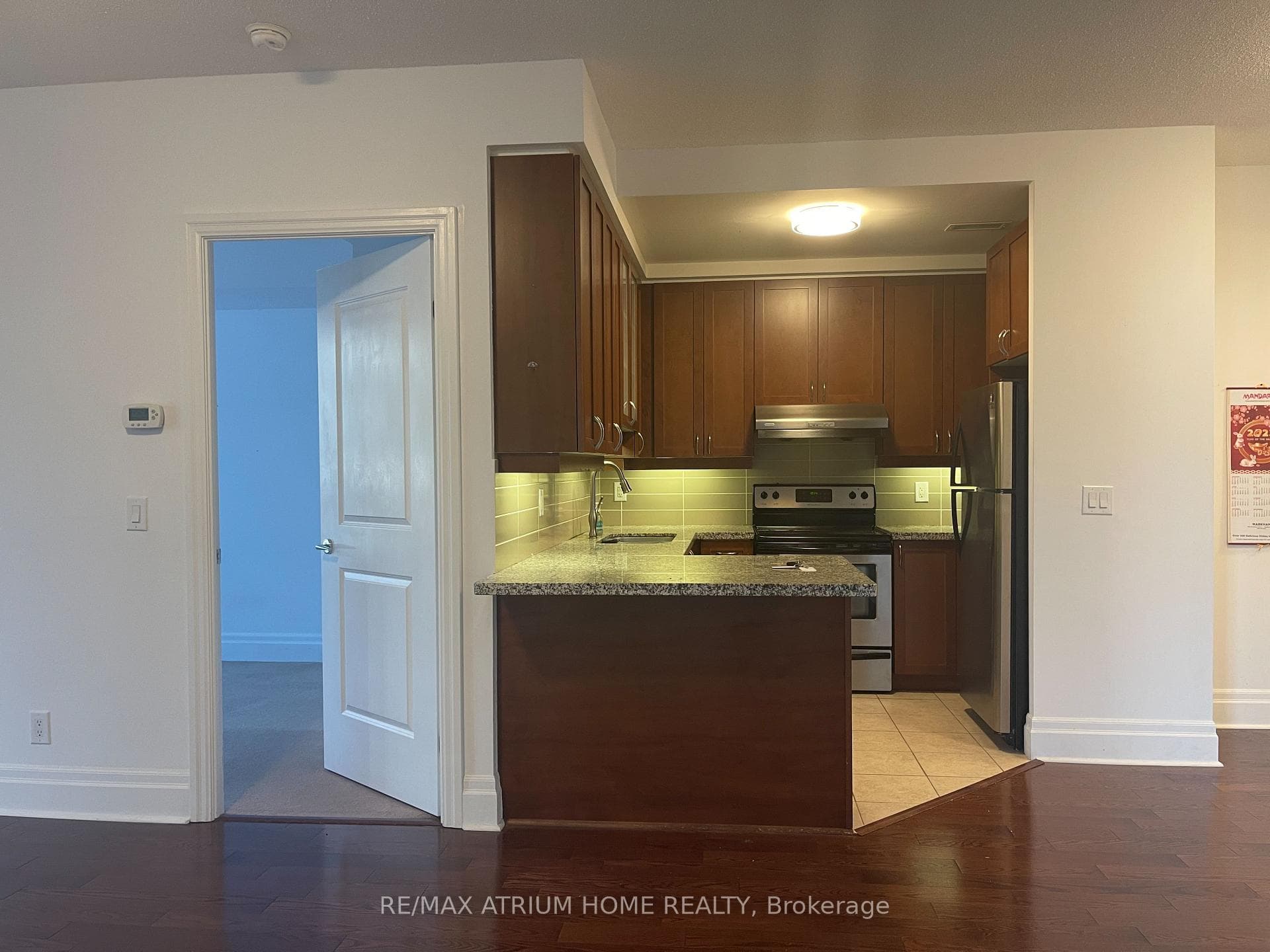 57 Upper Duke Crescent Unit 214 photo 2