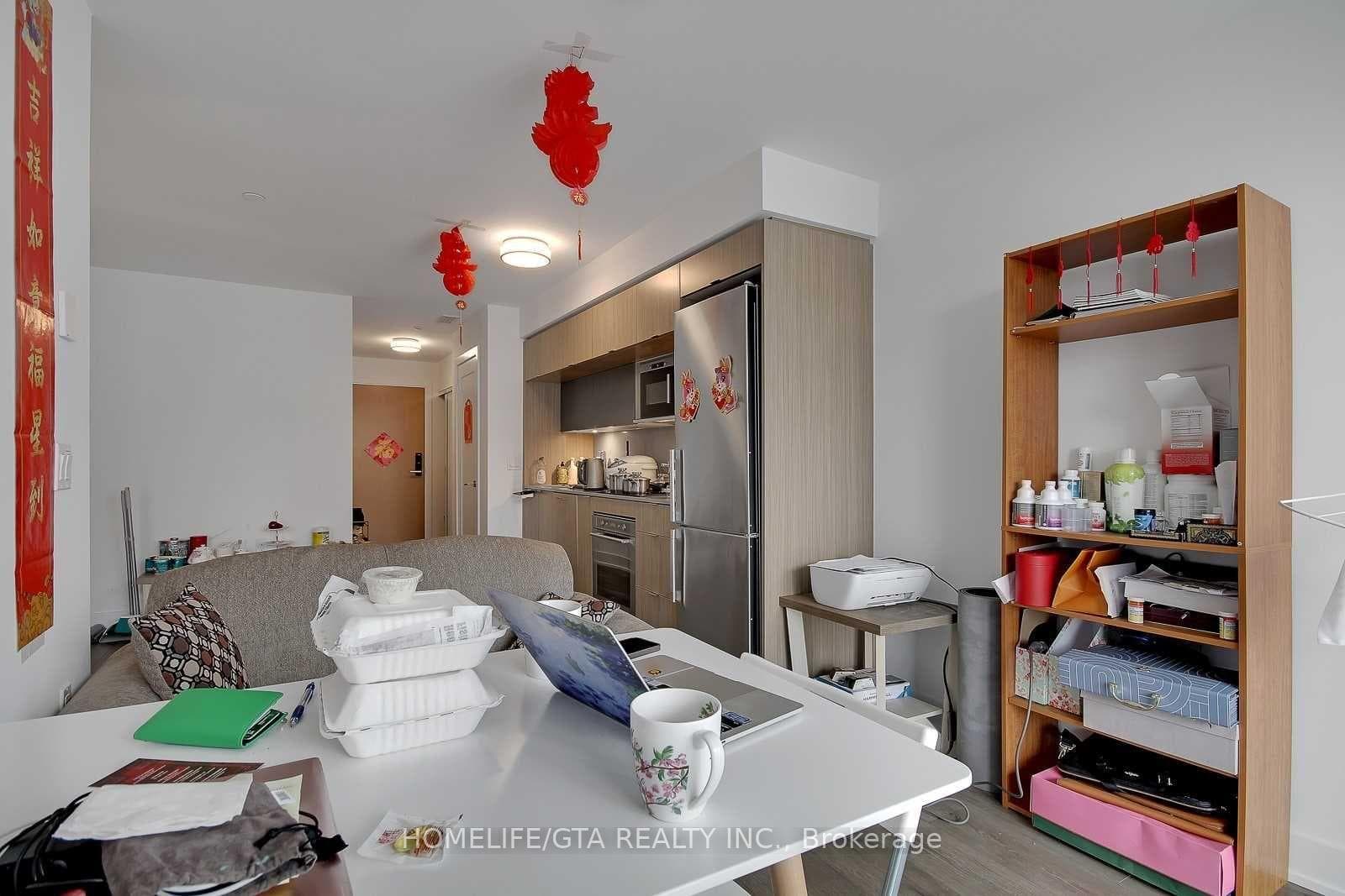 575 Bloor Street Unit 511 photo 11