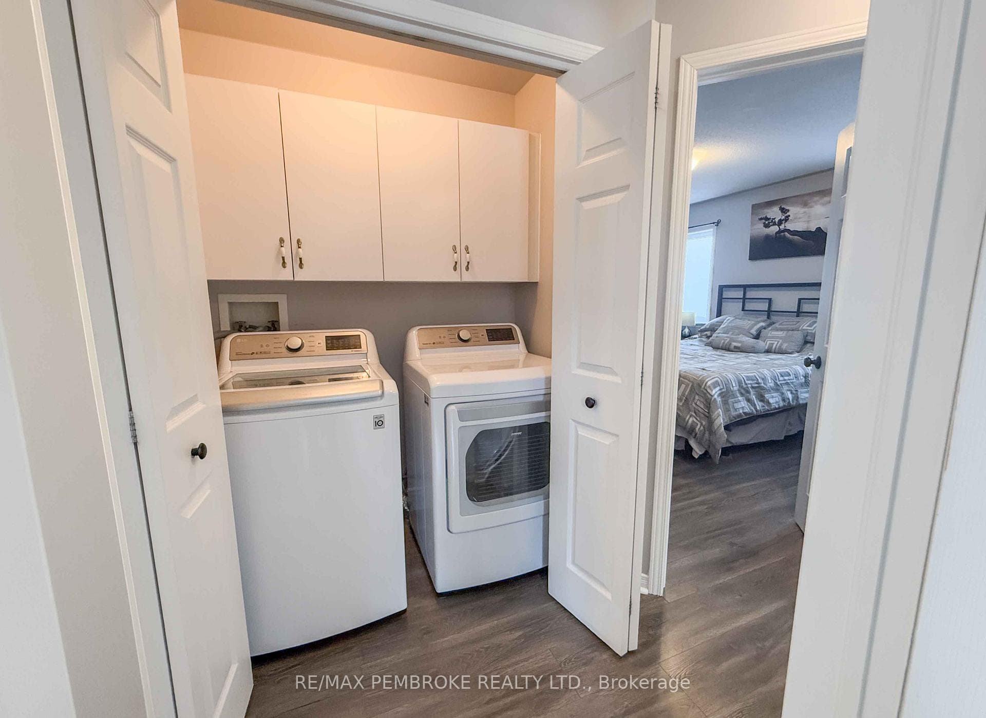 60 Bayshore Drive photo 22