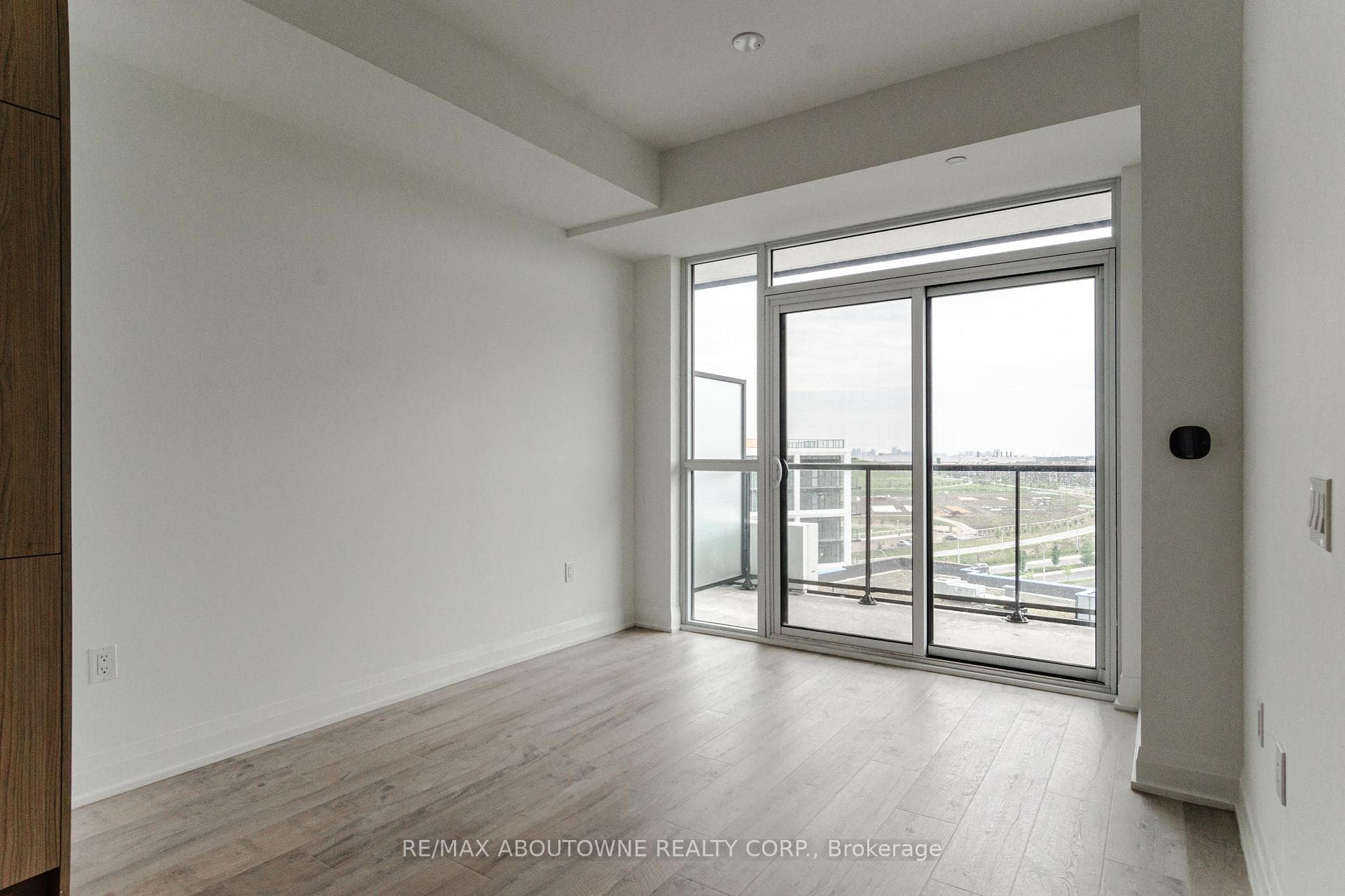 50 George Butchart Drive Unit 814 photo 13