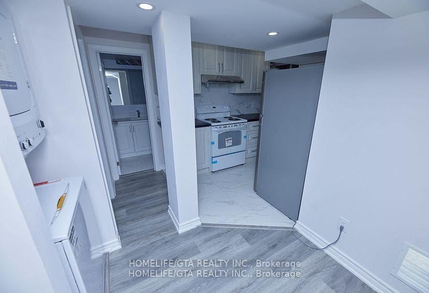 122 Ravenscroft Road photo 19