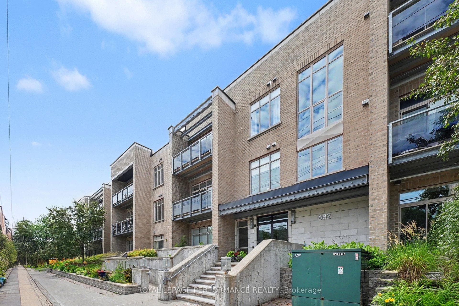 682 Churchill Avenue Unit 208 photo 1