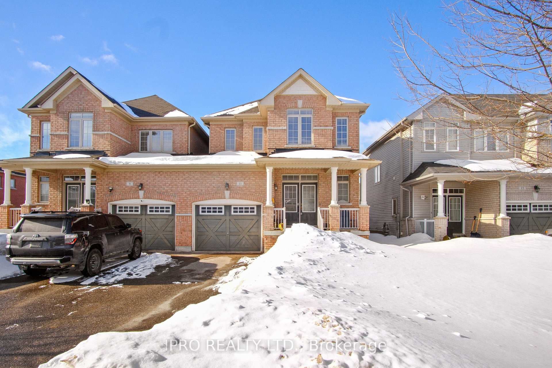 11 Pearcey Crescent photo 1