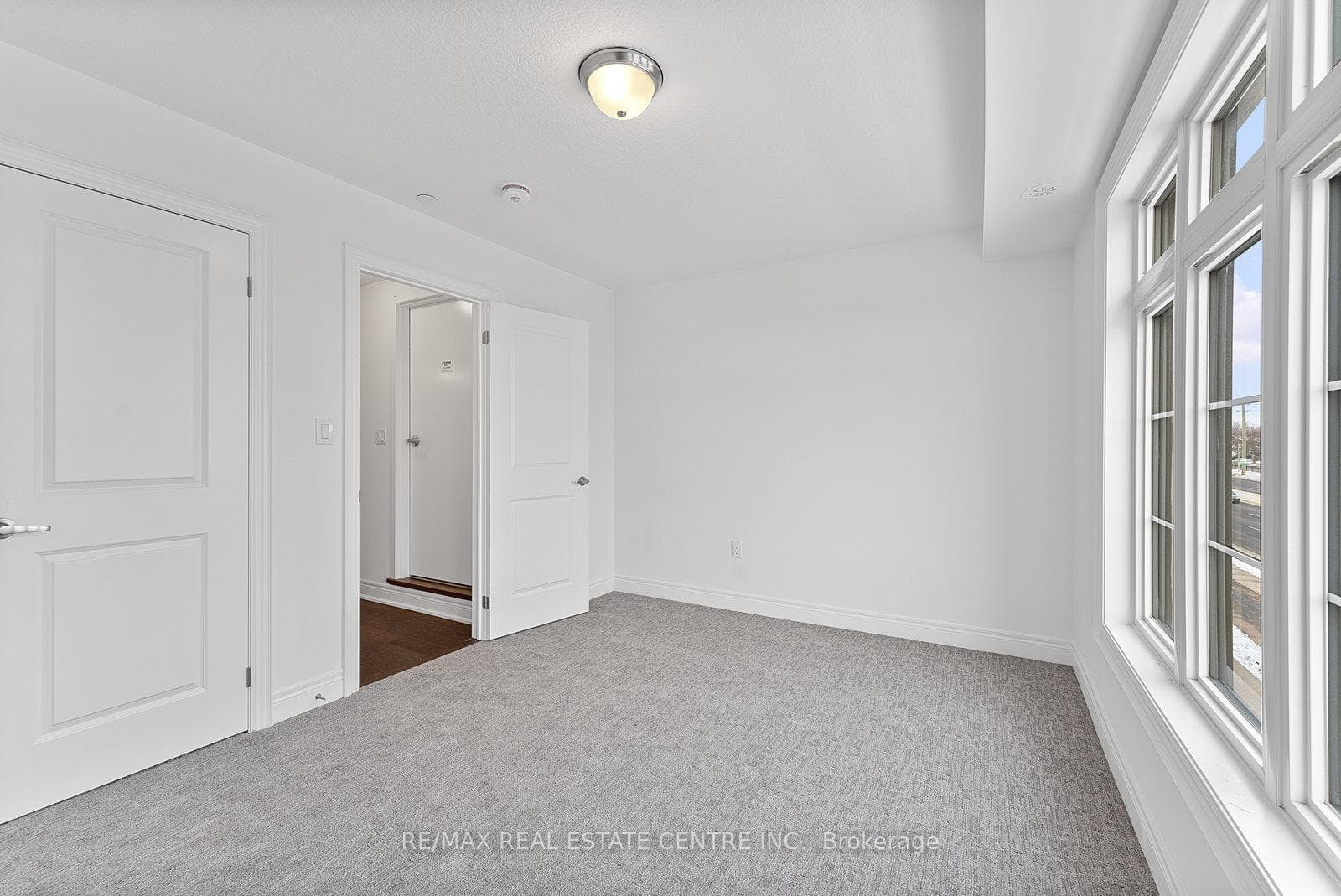 2140 Trafalgar Rd Road Unit 47 photo 32